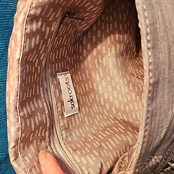 Sakroots EUC MINGLED CROSSBODY BAG GRAY, WHITE AND A LITTLE PINK - Picture 9 of 11